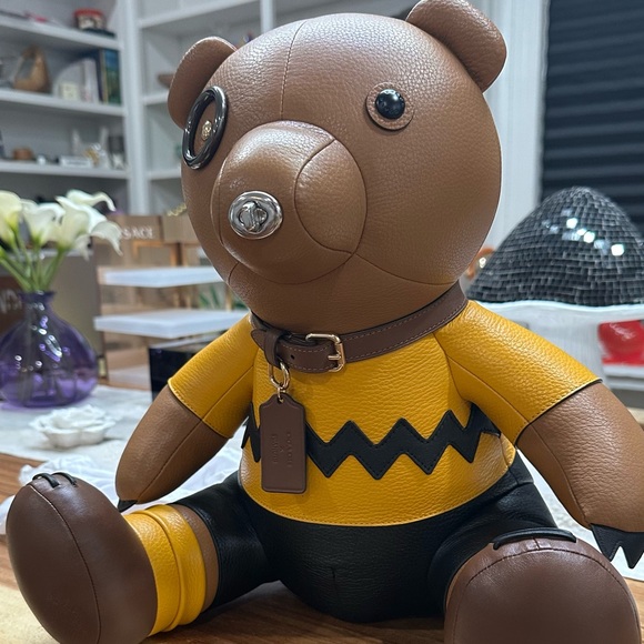Coach x Peanuts Collab-Large CHARLIE BROWN Character-Limited Edition ULTRA-RARE! - Picture 6 of 15
